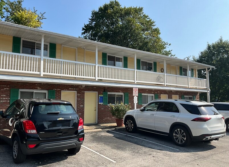 Building and Parkiing - Sunflower Place - Full Unit for Rent