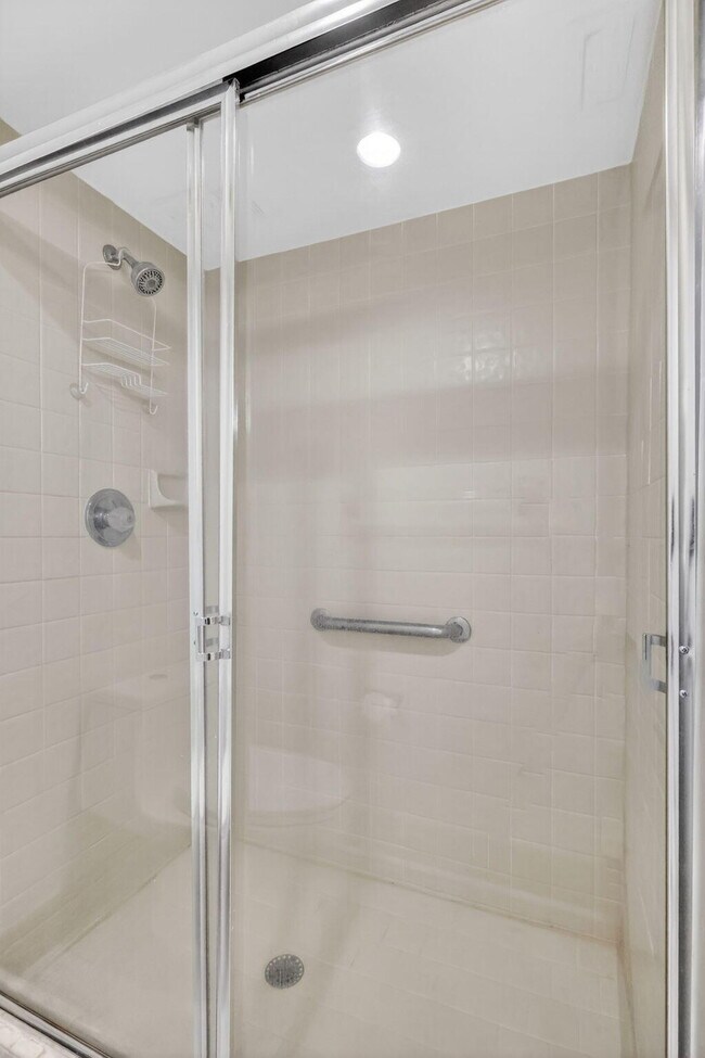 Building Photo - 15314 Strathearn Dr