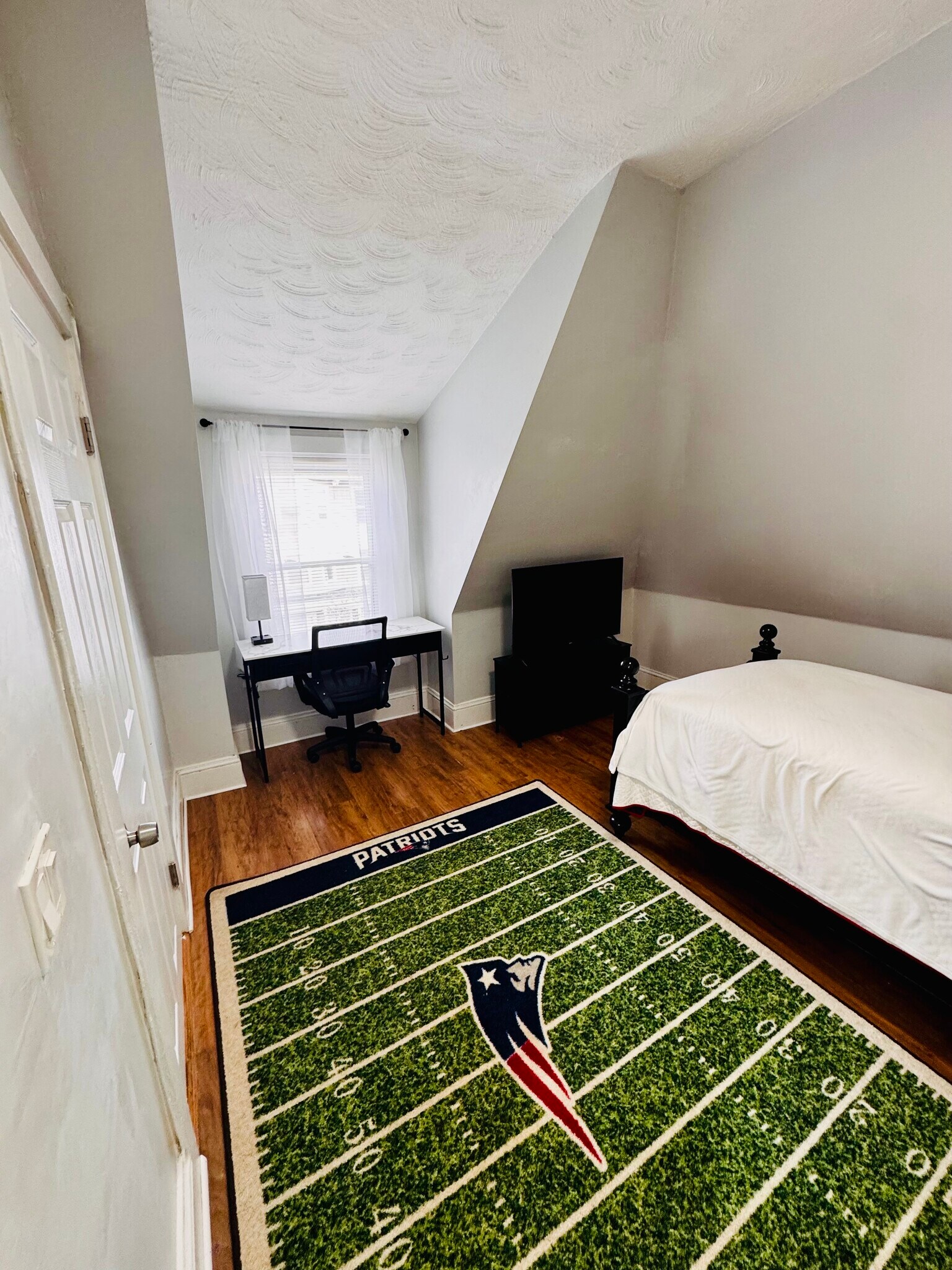 Building Photo - 28 Wabon St