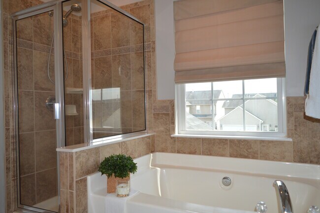 Building Photo - 15609 Troubadour Ln