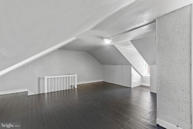 Building Photo - 159 Conduit St