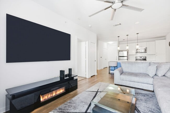 Building Photo - 1900 Barton Springs Rd