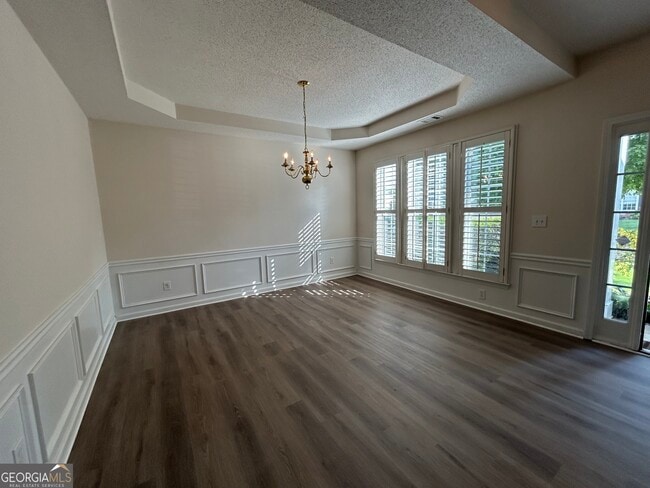 Building Photo - 4360 Ridgefair Dr