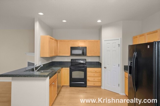 Building Photo - Lovely Home In A Excellent Location! 2 Bedrm 2.5 Bath in Arbor Reserve **PET FRIENDLY! & INTERNET...