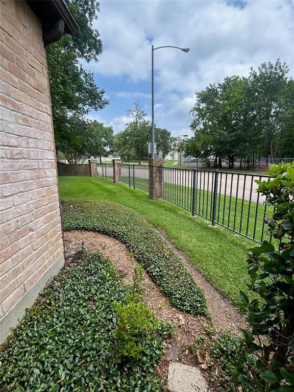 Building Photo - 12755 Mill Ridge Dr