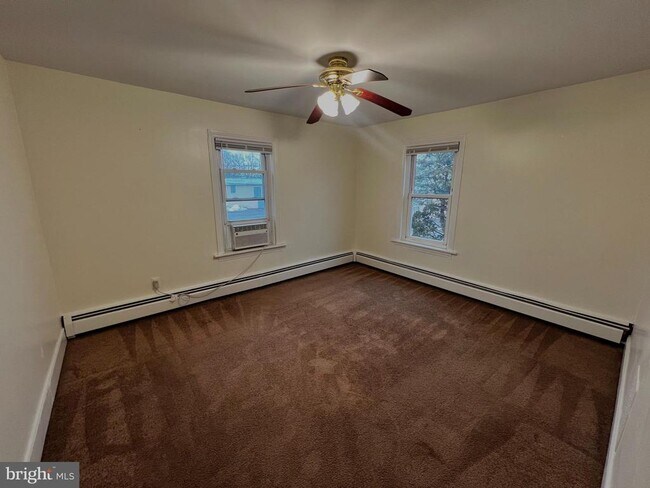 Building Photo - 66 Market St