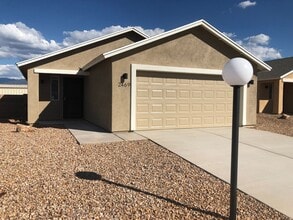 Building Photo - 2469 South Dr