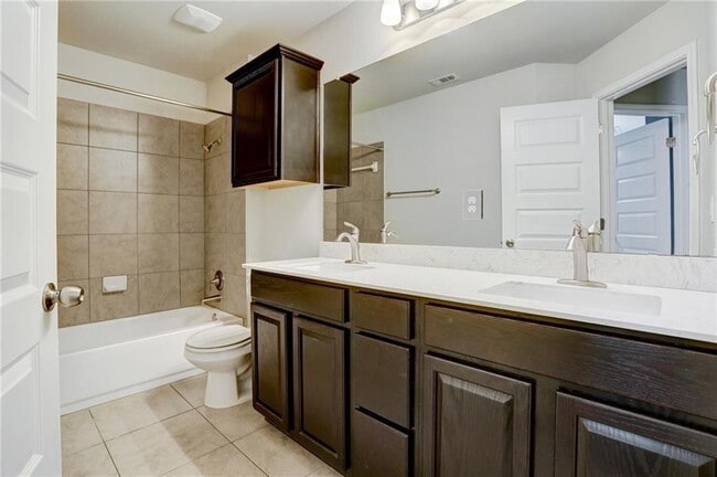 Building Photo - 5151 Scenic Lake Dr