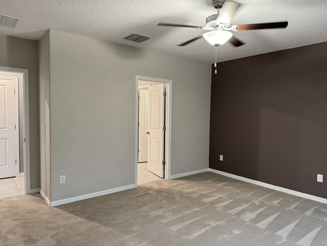 Building Photo - 5505 Olano St