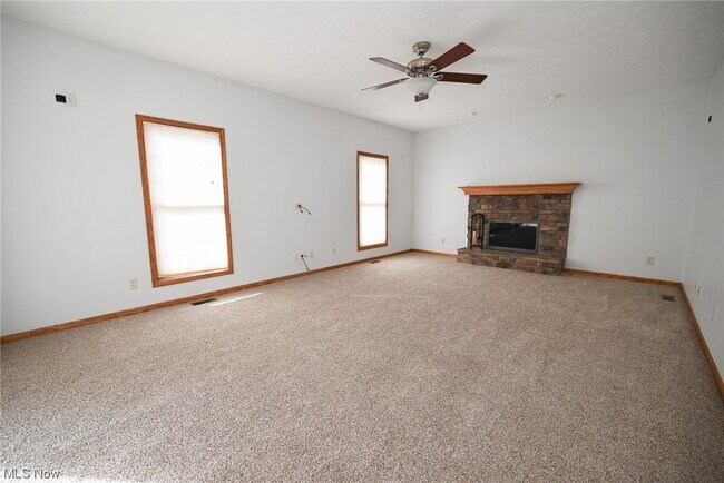 Building Photo - 320 Chadwick Dr