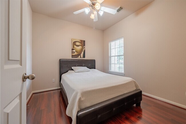 Building Photo - 13815 Normandy Ct