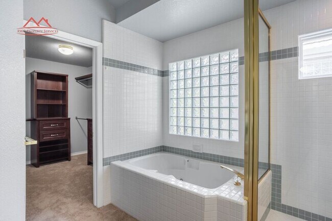 Building Photo - 6497 Hirabayashi Dr