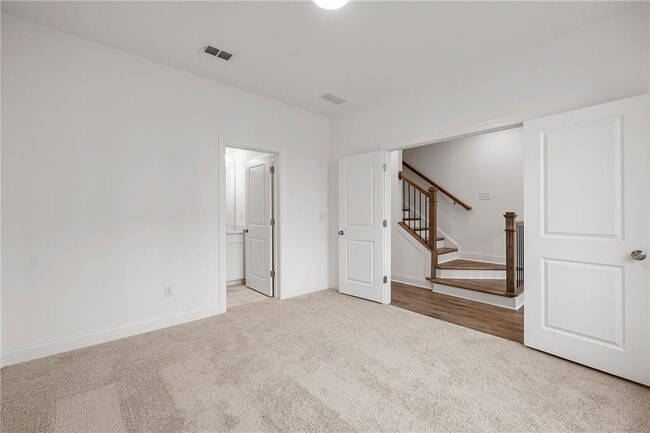 Building Photo - 532 Healy Dr