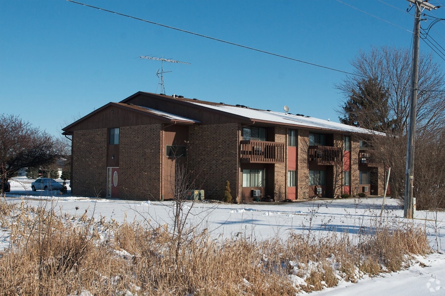 Primary Photo - Country Village Apartments