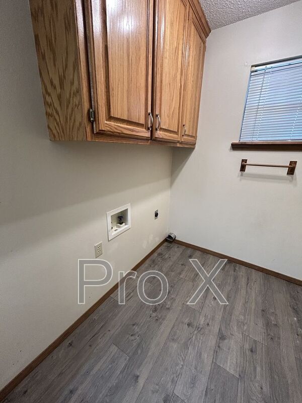 Building Photo - 7097 SE 66th Terrace