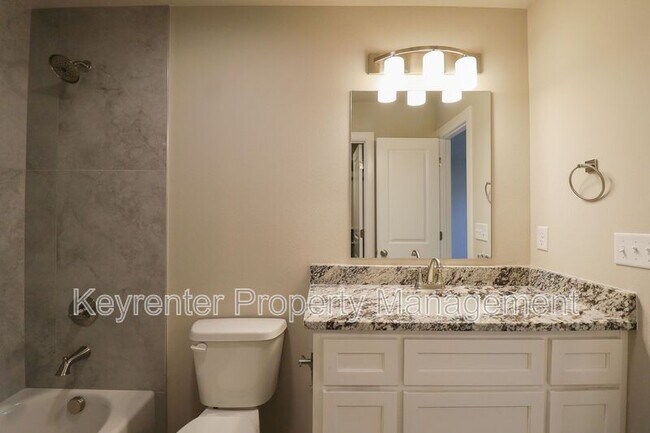 Building Photo - 218 N Cleveland Ave