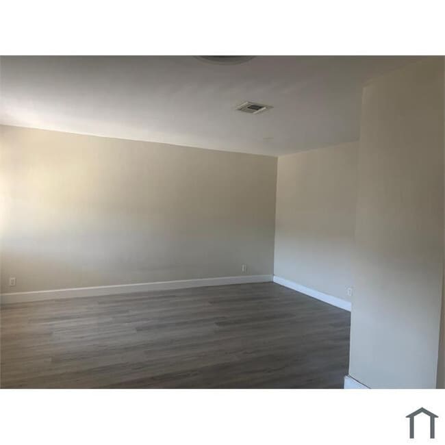 Building Photo - 5819 NW 17th Pl