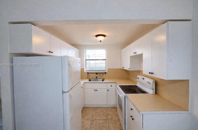 Building Photo - 12275 NE 19th Ave