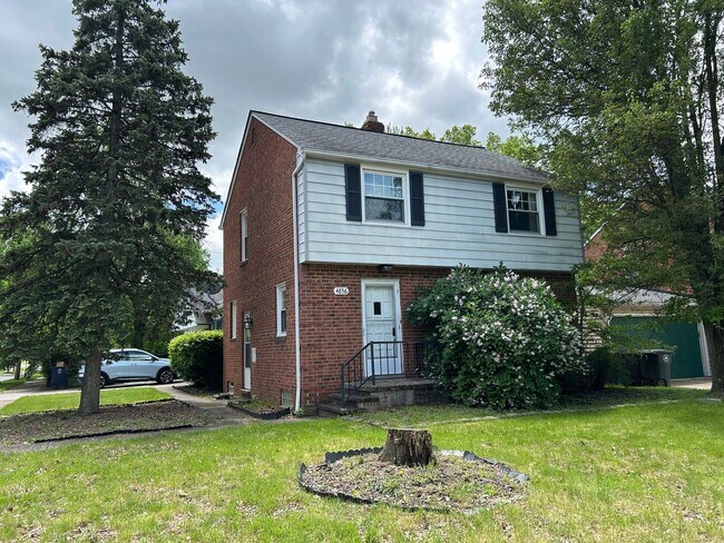 Building Photo - Spacious Colonial For Rent in Lyndhurst