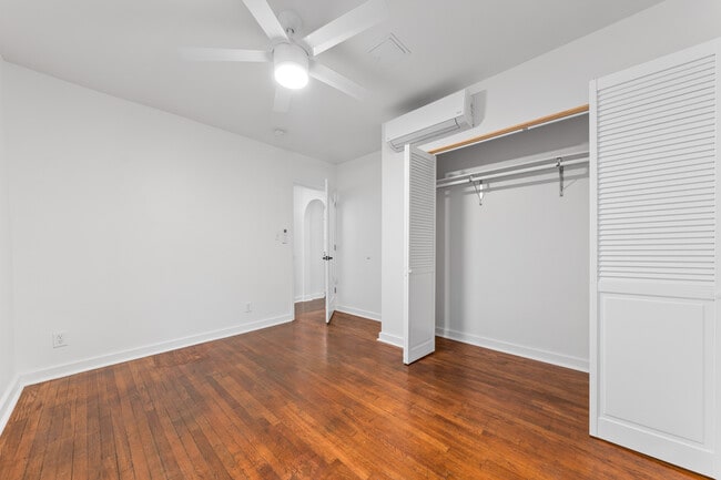 Building Photo - 6067 Lexington Ave
