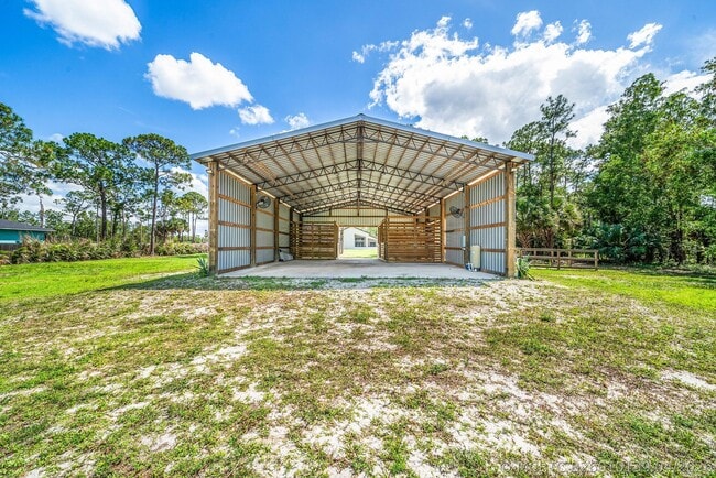 Building Photo - 16105 Temple Blvd