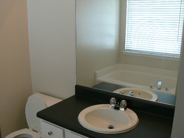 Building Photo - 127 Swanee Ln