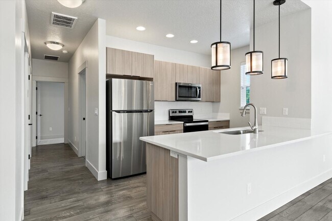 Building Photo - 174 S Kestrel Pl