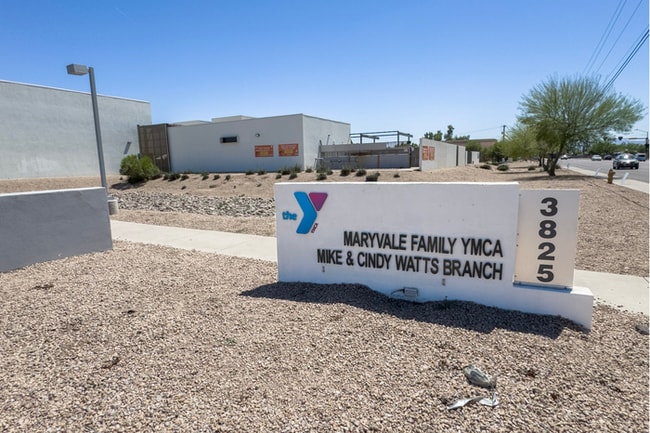 Building Photo - 3Bed/2.5Bath Townhouse at 83rd Ave/I-10! Ready for Immediate Move-In! -- FENCED-IN YARD! 2 CAR GA...