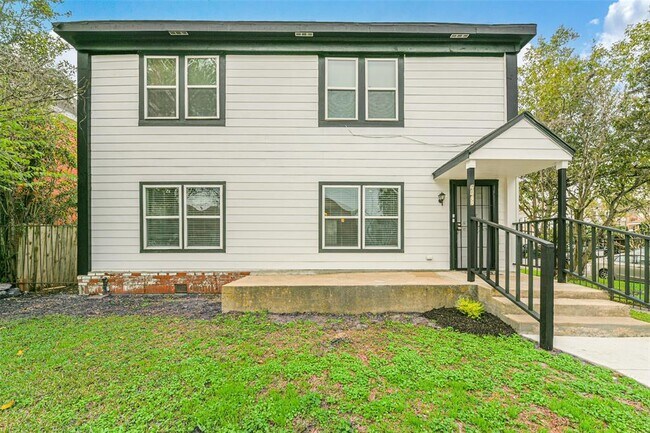 Building Photo - 2802 Arbor St