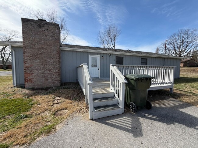 Building Photo - Location!!!!