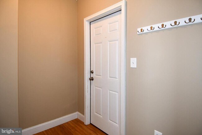 Building Photo - 737 Morton St NW