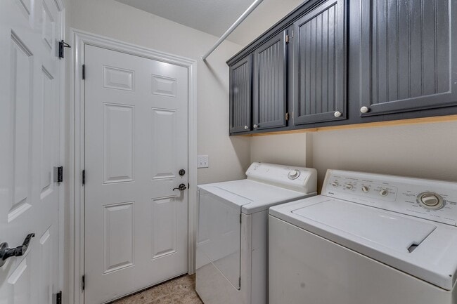 Building Photo - Peng-4077 Glenstone