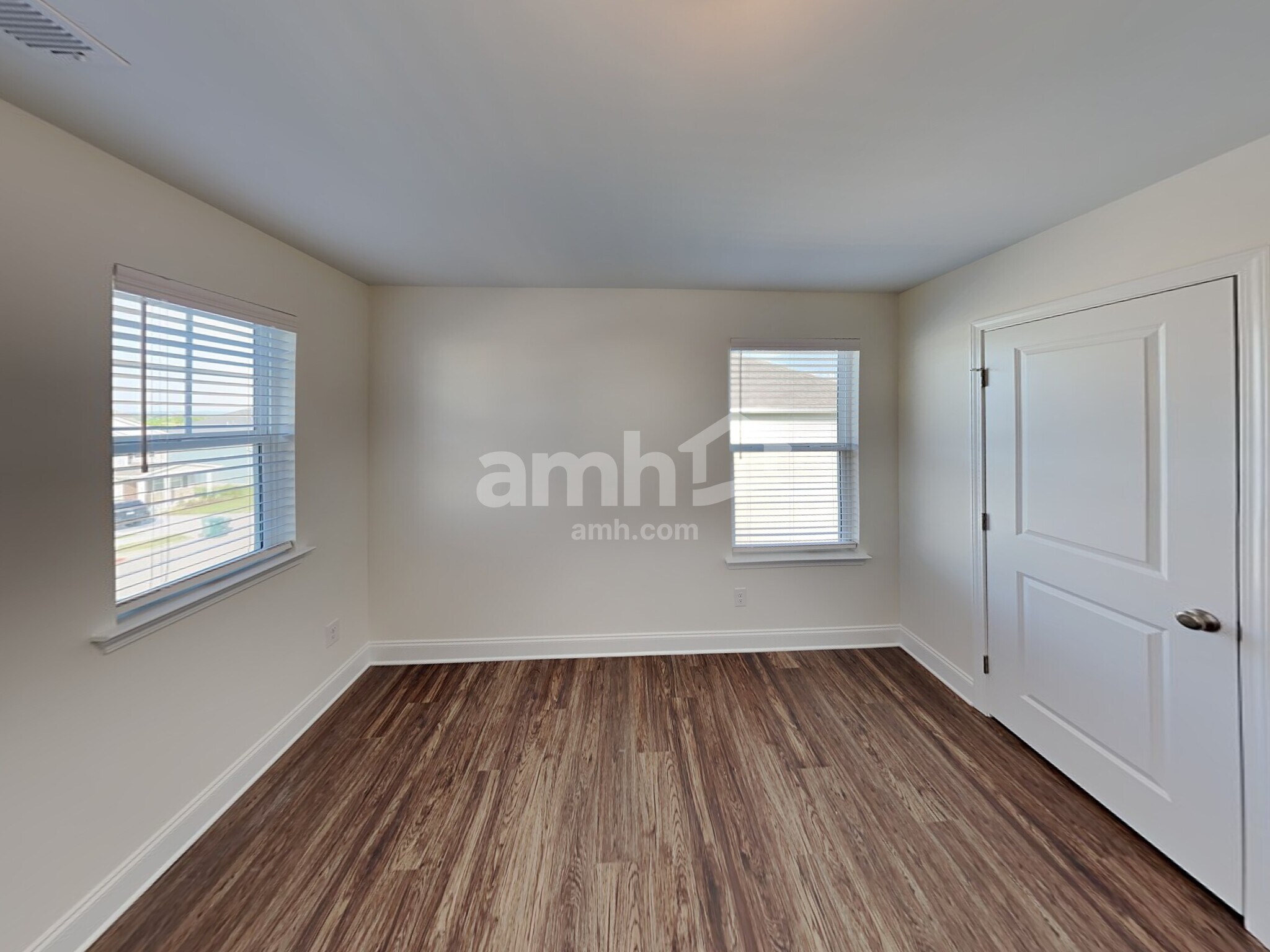 Building Photo - 1105 Amberly Wy