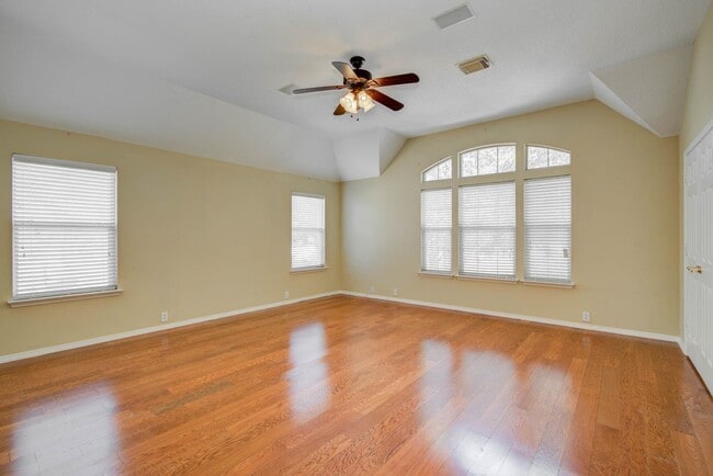 Building Photo - 11606 Canyon Mills Dr