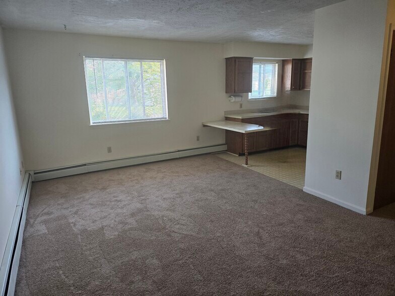 Building Photo - 142 Spruce St