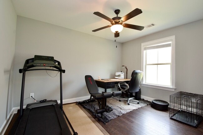 Building Photo - Immaculate 3BR/2BA Home in The Estates – P...