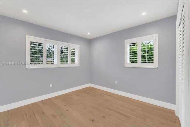 Building Photo - 10330 SW 51st St