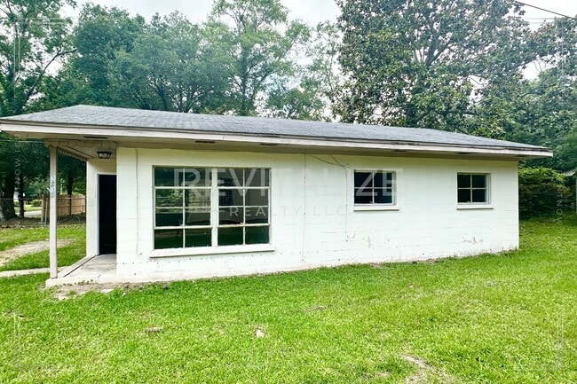 Building Photo - 2 Bed / 1 Bath in Mobile, AL!