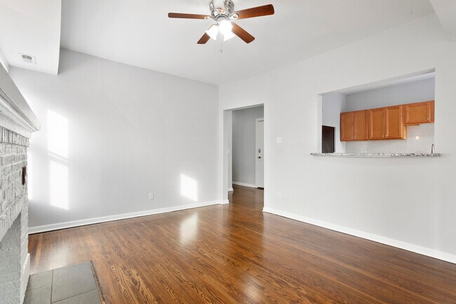 Building Photo - 1460 W Fargo Ave