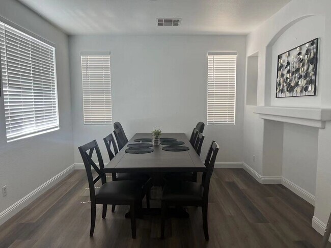 Building Photo - Beautiful 4 Bedroom 2 Bathroom Pool House in South West