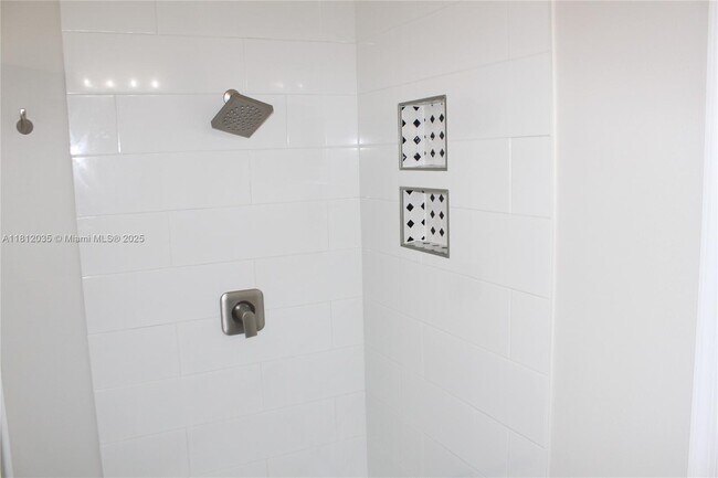 Building Photo - 1342 Crossbill Ct