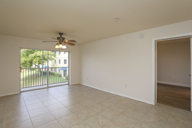 Building Photo - ***NEW PHOTOS ATTACHED***North Naples****G...