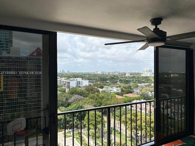 Building Photo - 1915 Brickell Ave