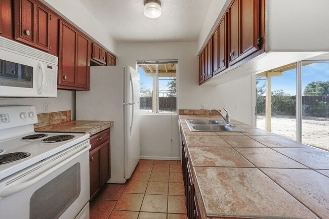 Building Photo - 1942 S Sunburst Dr