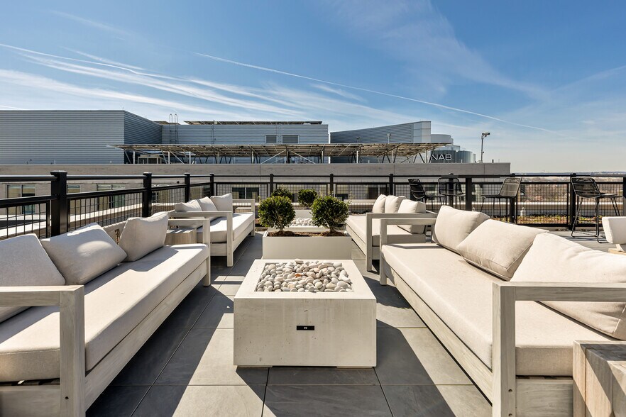 Building Photo - 37 L St SE