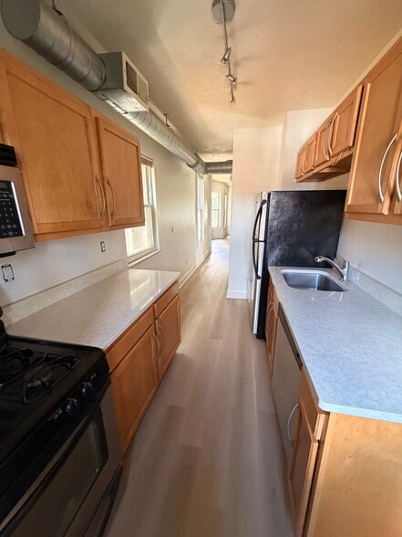 Kitchen - new countertops - 128 Cohassett St