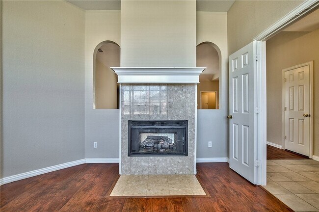 Building Photo - 4424 Maple Shade Ave