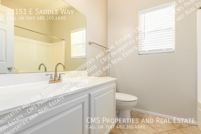 Building Photo - 21151 E Saddle Way