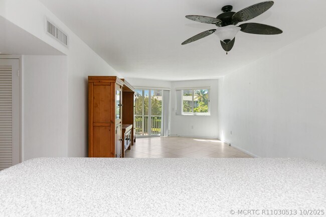 Building Photo - 2700 Banyan Rd