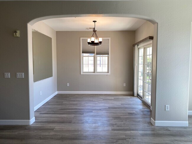 Building Photo - Resort-Style Living in Gilbert – 3 Bed Townhome Near SanTan Village